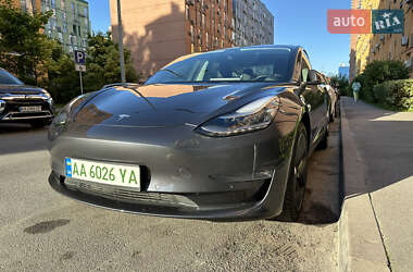 Седан Tesla Model 3 2019 в 