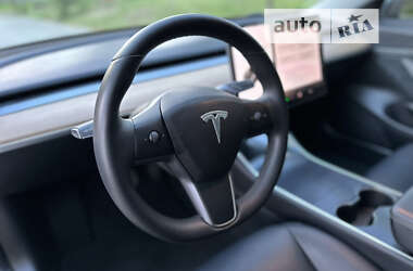 Седан Tesla Model 3 2020 в Ирпене