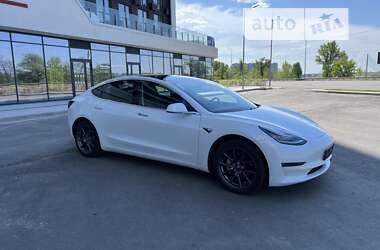 Седан Tesla Model 3 2019 в Киеве