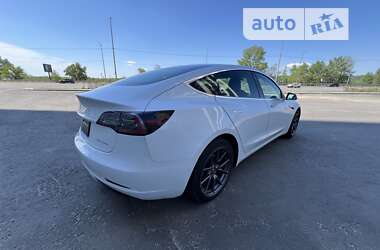 Седан Tesla Model 3 2019 в Киеве