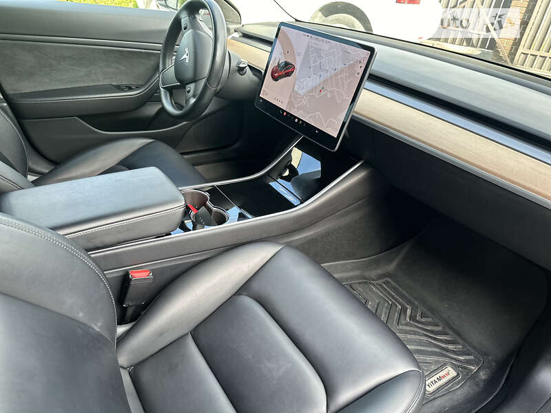 Седан Tesla Model 3 2018 в Черновцах фото 34 Седан Tesla Model 3 2018 в Черновцах
