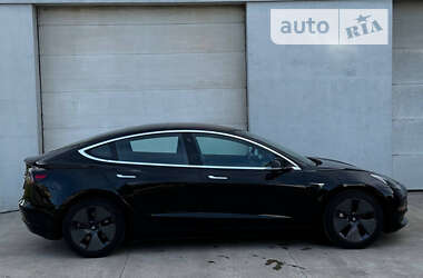Седан Tesla Model 3 2018 в Сарнах