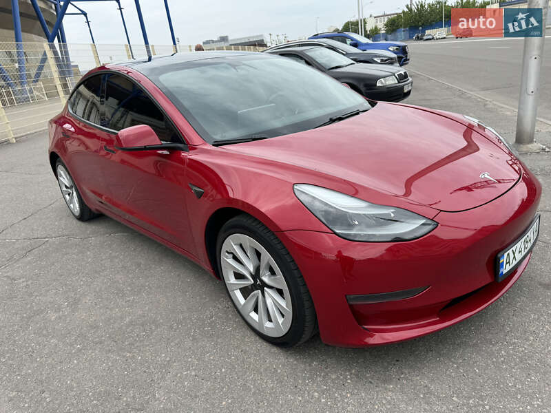 Седан Tesla Model 3 2021 в Харкові