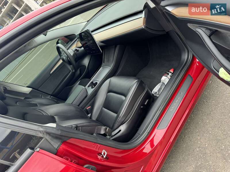 Седан Tesla Model 3 2021 в Харкові