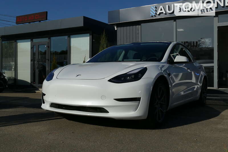 Седан Tesla Model 3 2020 в Киеве