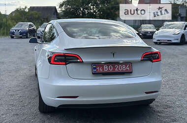 Седан Tesla Model 3 2023 в Ровно