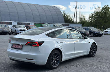 Седан Tesla Model 3 2023 в Ровно