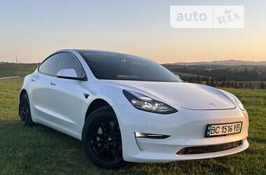 Седан Tesla Model 3 2020 в Львові