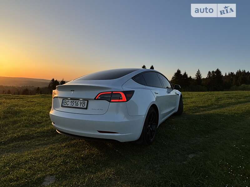 Седан Tesla Model 3 2020 в Турке