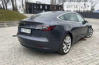 Седан Tesla Model 3 2018 в Дніпрі