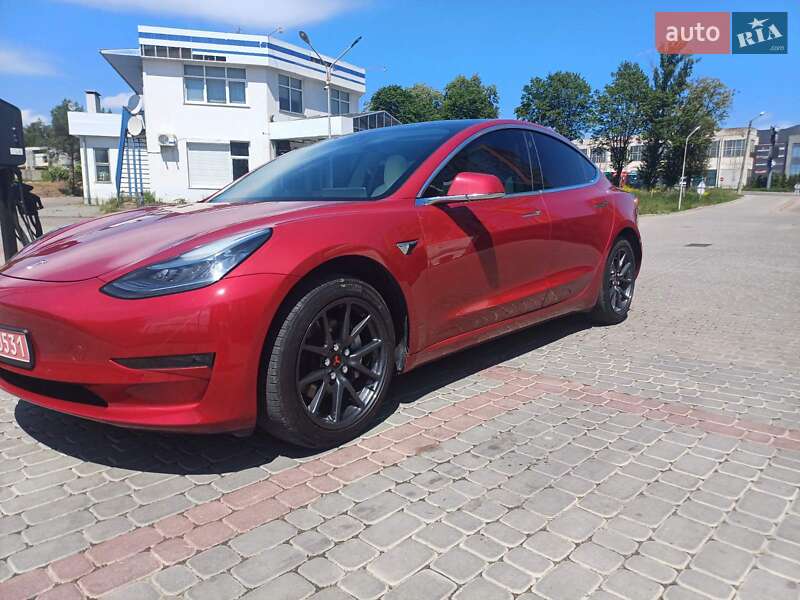 Tesla Model 3 2019