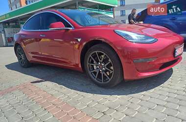Седан Tesla Model 3 2019 в Івано-Франківську