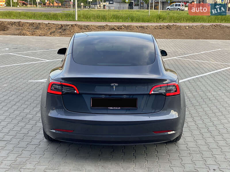 Седан Tesla Model 3 2020 в Луцке