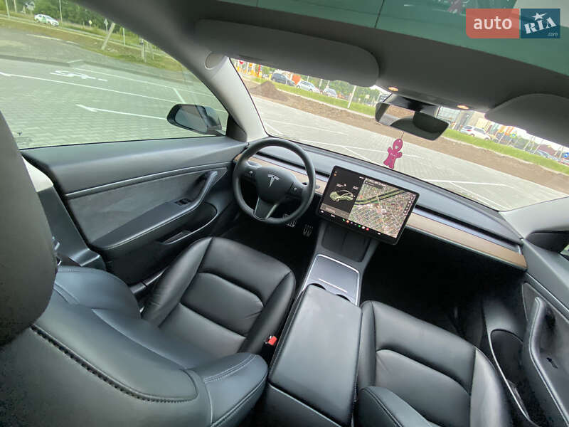 Седан Tesla Model 3 2020 в Луцке