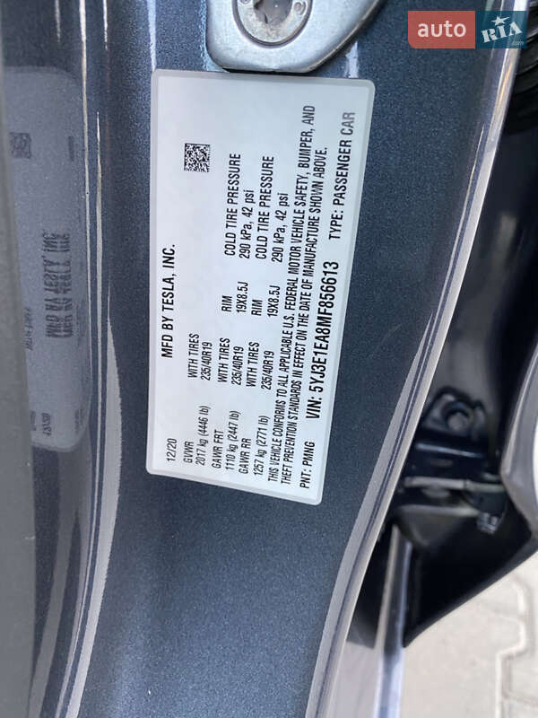 Седан Tesla Model 3 2020 в Луцке