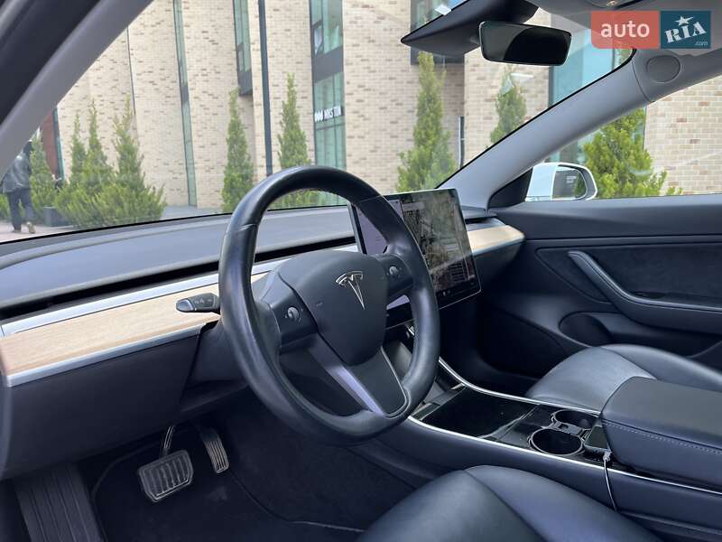 Седан Tesla Model 3 2018 в Хмельницком