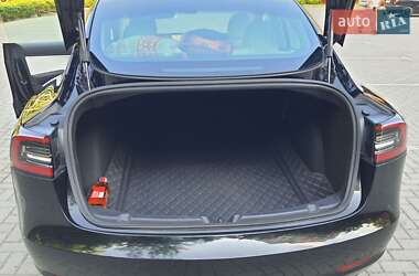 Седан Tesla Model 3 2020 в 