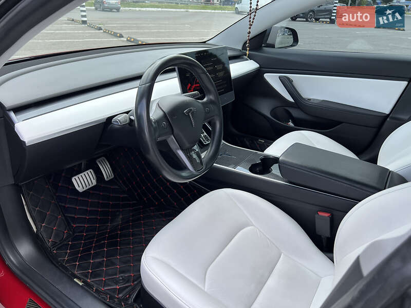 Седан Tesla Model 3 2019 в Києві