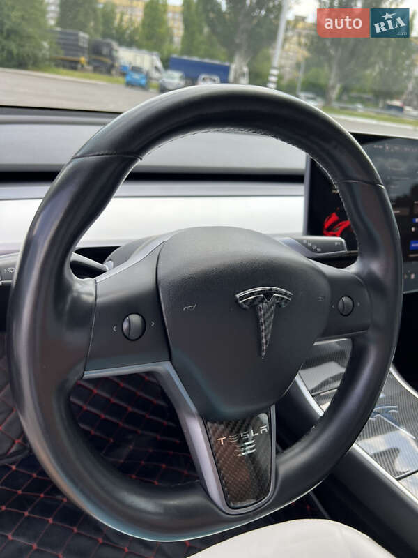 Седан Tesla Model 3 2019 в Києві