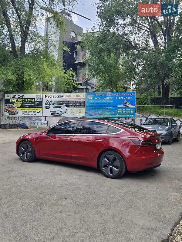 Седан Tesla Model 3 2019 в Дніпрі