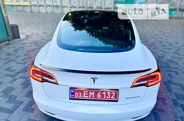 Седан Tesla Model 3 2019 в Дніпрі