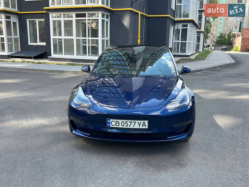 Седан Tesla Model 3 2022 в Чернігові