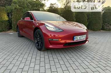 Седан Tesla Model 3 2020 в Львове