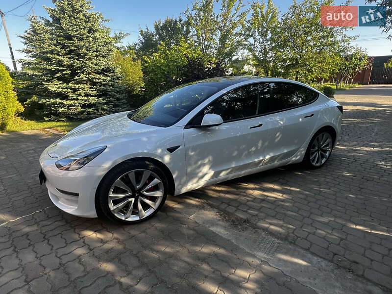 Седан Tesla Model 3 2019 в Луцке
