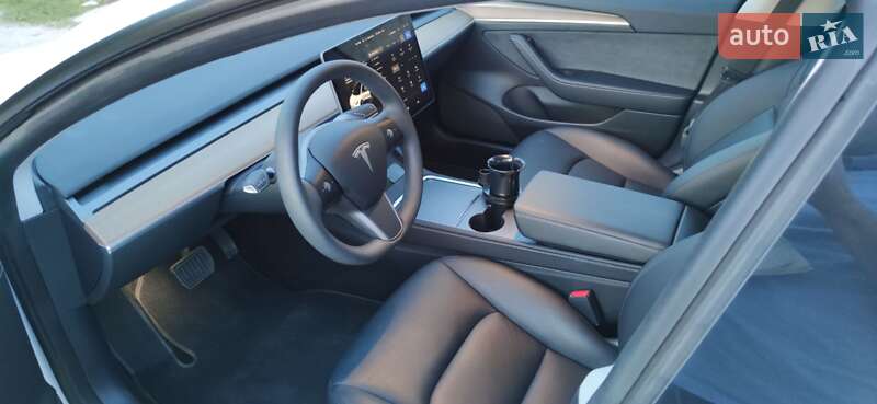 Седан Tesla Model 3 2022 в Києві
