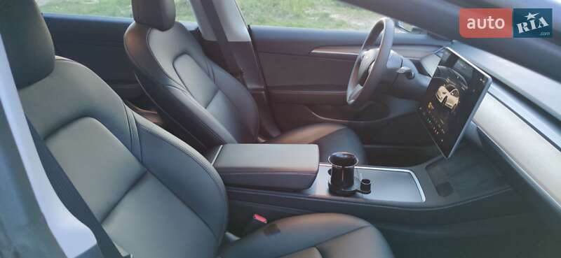 Седан Tesla Model 3 2022 в Києві