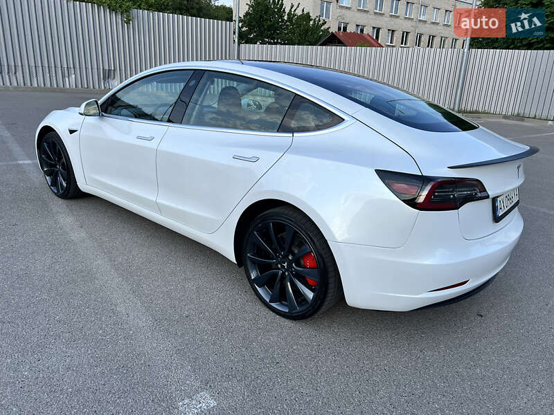 Седан Tesla Model 3 2019 в Харкові