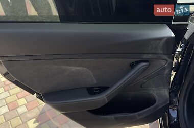 Седан Tesla Model 3 2019 в 