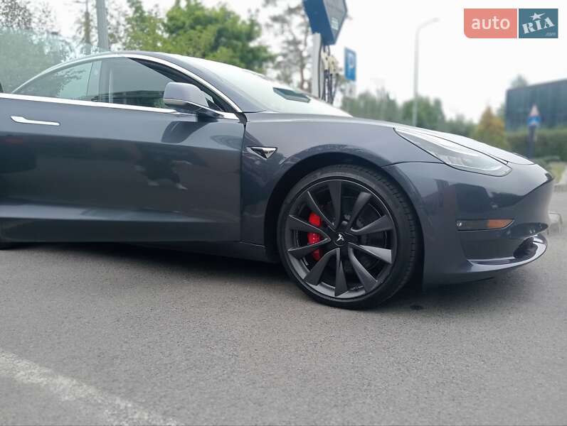 Tesla Model 3 2019