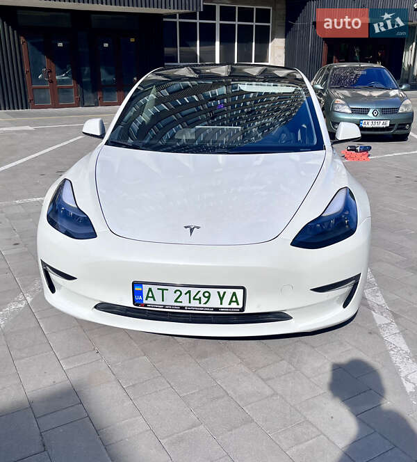 Седан Tesla Model 3 2021 в Івано-Франківську