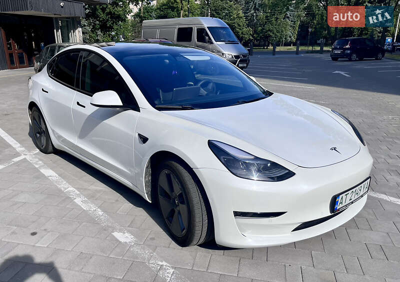 Седан Tesla Model 3 2021 в Івано-Франківську