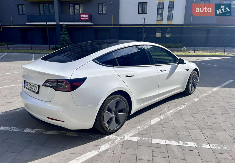 Седан Tesla Model 3 2021 в Івано-Франківську