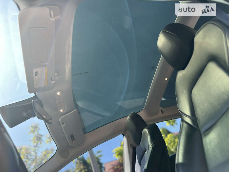 Седан Tesla Model 3 2019 в Рівному