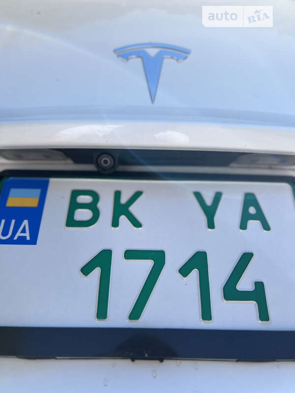 Седан Tesla Model 3 2019 в Рівному