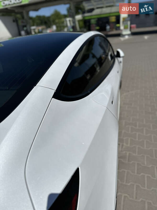 Седан Tesla Model 3 2020 в Києві