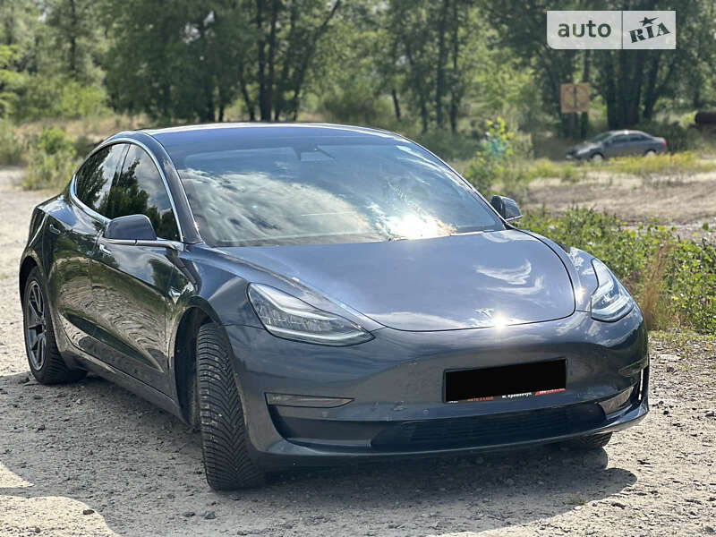 Седан Tesla Model 3 2018 в Кременчуці