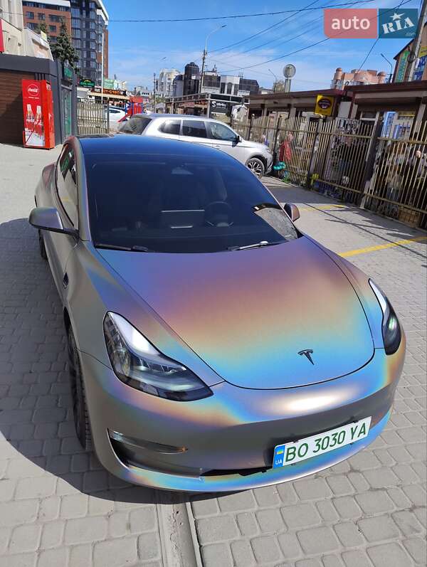 Седан Tesla Model 3 2022 в Тернополі