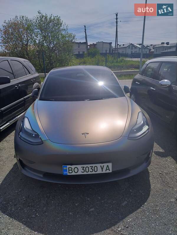 Седан Tesla Model 3 2022 в Тернополі
