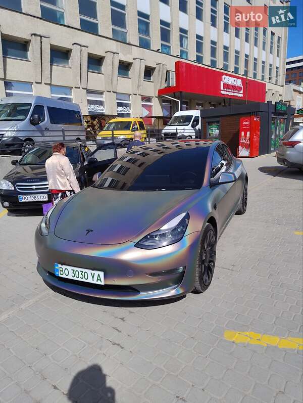 Седан Tesla Model 3 2022 в Тернополі
