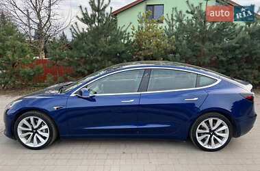 Седан Tesla Model 3 2019 в Львове