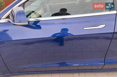 Седан Tesla Model 3 2019 в Львове