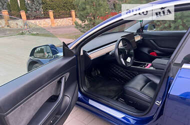 Седан Tesla Model 3 2019 в Львове