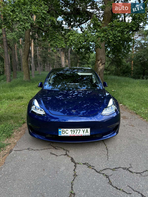 Tesla Model 3 2021