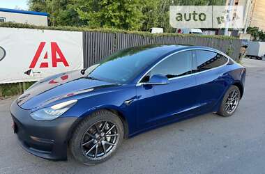 Седан Tesla Model 3 2018 в Луцке