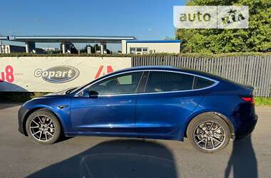 Седан Tesla Model 3 2018 в Луцке