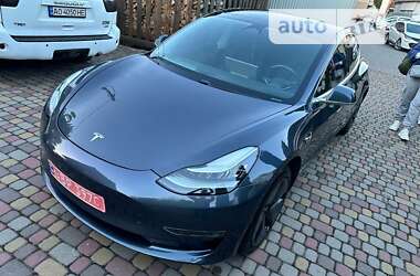 Седан Tesla Model 3 2018 в Ужгороді